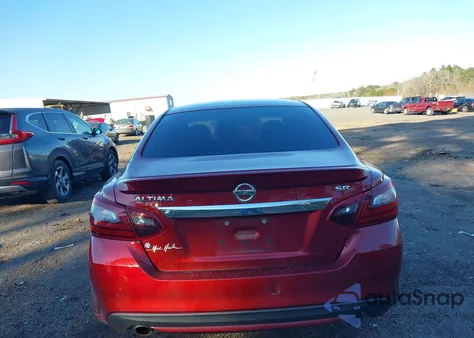 2017 Nissan Altima 2.5 Sr из США, поврежденный, VIN 1N4AL3APXHC472327